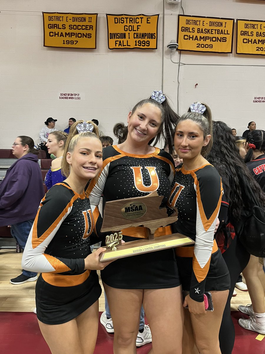 MVPiazza's tweet image. 1st place division 3 Central Champions!! 🧡🖤
