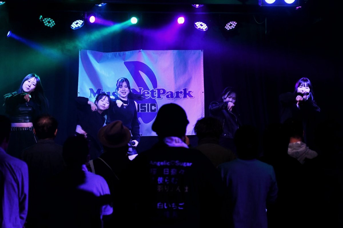 suntohphoto's tweet photo. 2025.03.02
LIVE ROXY SHIZUOKA 
MusicNetPark 
20周年記念SP ROXY 編

久しぶりに5人そろったVIXIE。
合格祝いをもらった二人の嬉しそうな笑顔も最高。おめでとう。

#VIXIE
#MusicNetPark https://t.co/4r3LjK9CGb