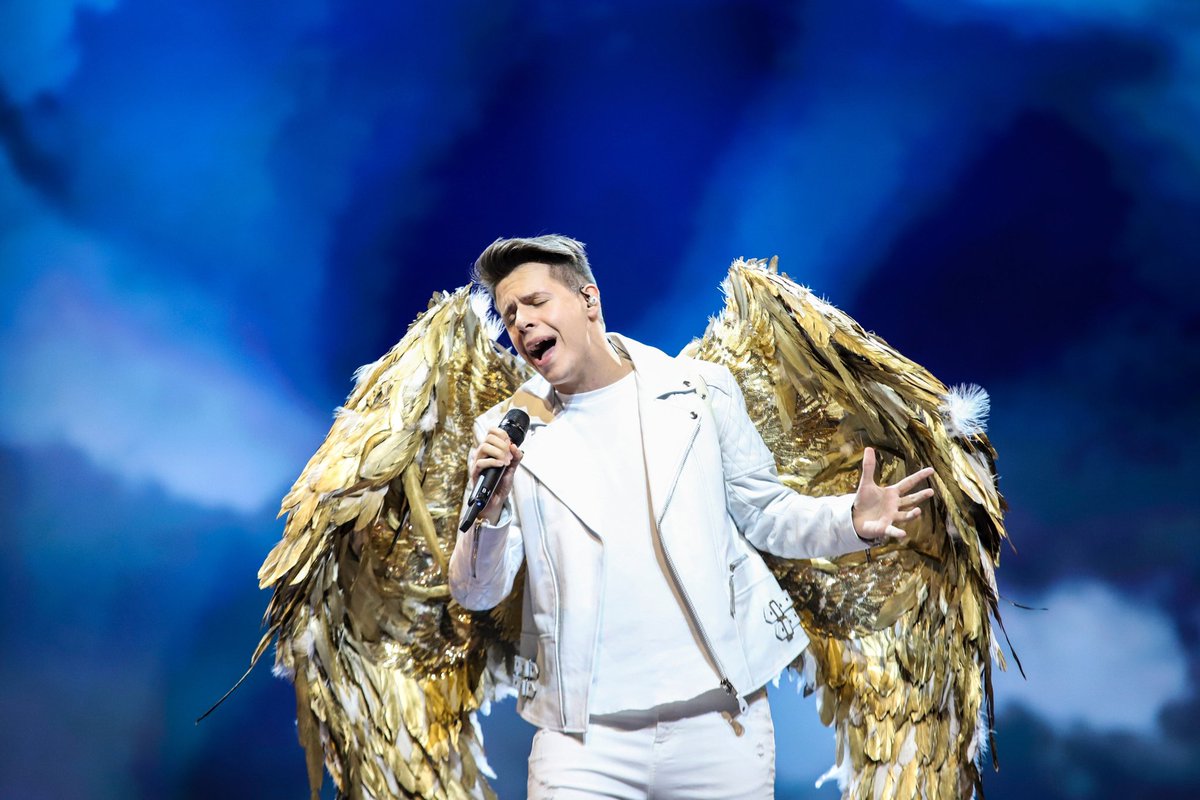 not the biggest fan of poison cake but people need to remember THIS and then compare