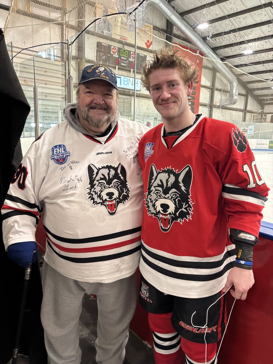 plumb1206's tweet photo. Cam with the biggest Wolves fan! https://t.co/vsjYXxjO4i