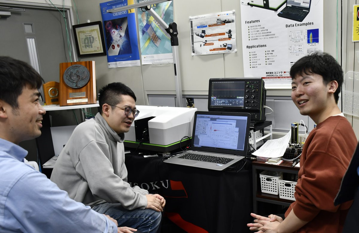 UNISOKU_PR's tweet image. 山形大学 江目宏樹先生と学生の中野様が分光デモ測定のため来社されました。ありがとうございました！
#picoTAS #来社実験サービス
gonome-lab.yz.yamagata-u.ac.jp/index.html