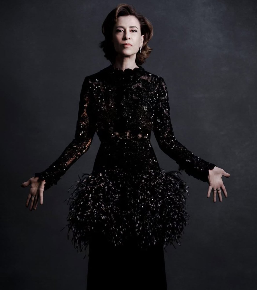 Boxreport's tweet photo. A Chanel confeccionou sob medida o vestido de Fernanda Torres, do zero, em 450 horas. https://t.co/I3Hsmep0NK