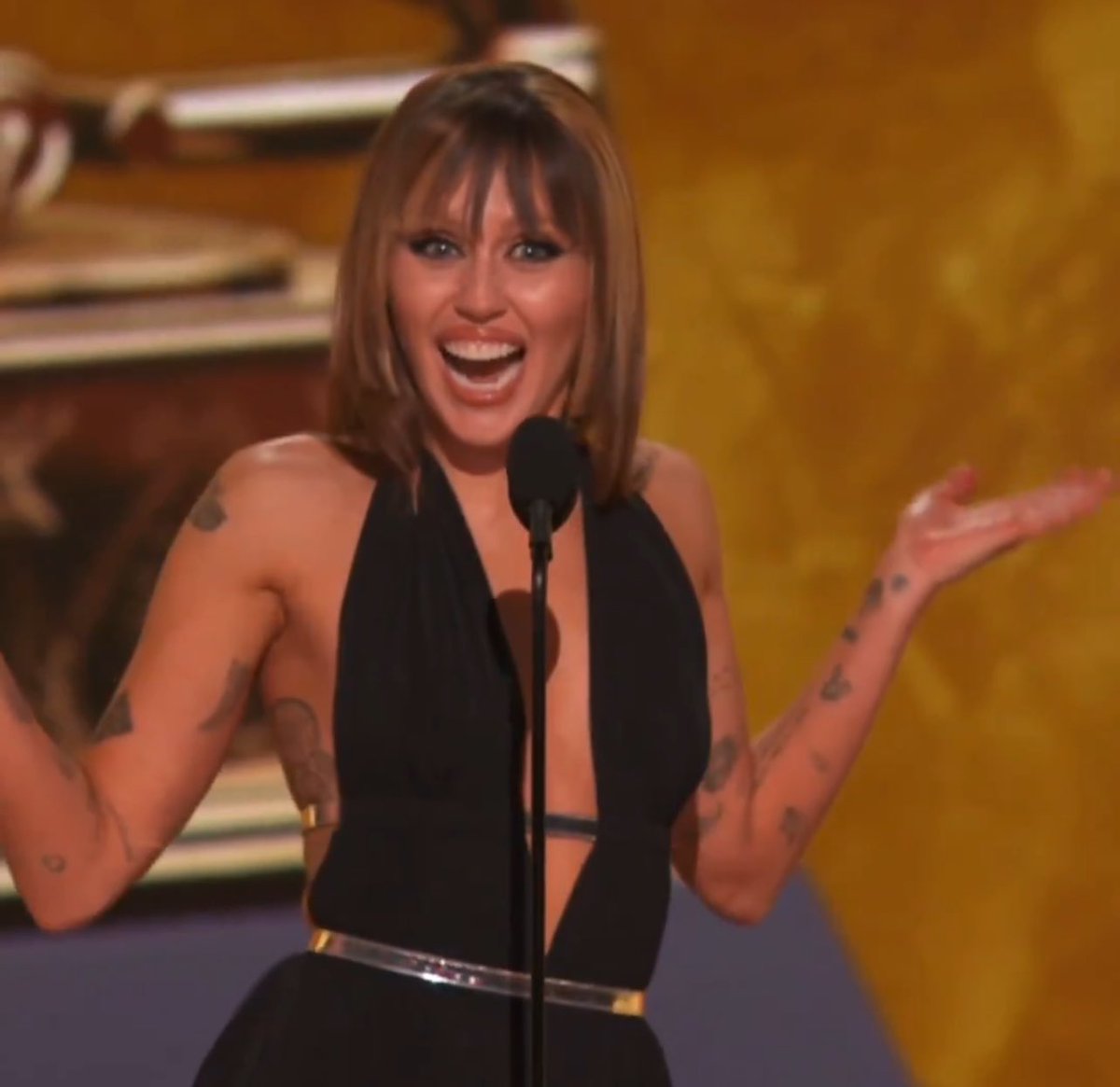 jownlock's tweet image. eu não ligo pras dores da demi moore nesse oscar desculpa minha filha acho que defender o filme que fala sobre uma ditadura sanguinária que fudeu um país inteiro é mais importante então isso não é sobre vc