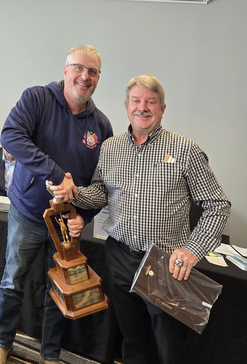 OASA VP Stephen Hohl presenting the F.R. Feaver Memorial Award to Gary Baker of Kitchener for his lifetime of outstanding contributions to the game of softball in Ontario.