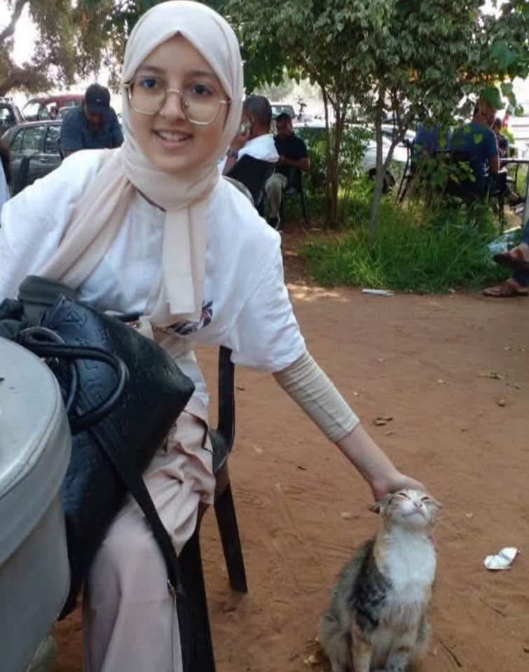 This 13yo girl, Malak Tahiri, and her entire family were interrogated by <a href="/DGSN_MAROC/">DGSN MAROC</a> and, jailed by a prosecutor. It remains unclear, but they are known to be the family of an opposition figure exiled in Canada. Moroccan authorities have yet to comment on this scandalous case.