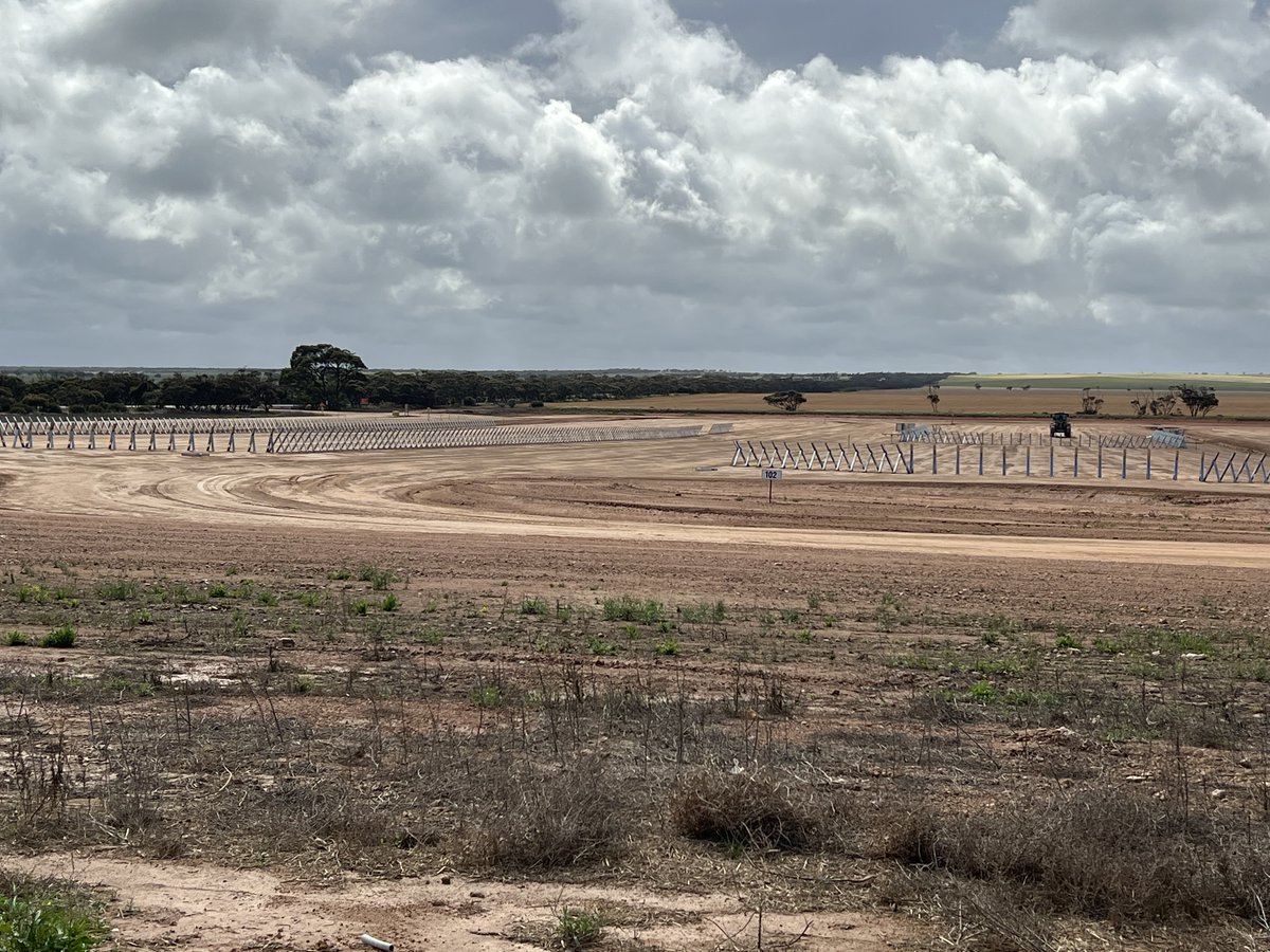 Did you know that Lienert Engineering specializes in building top-notch storage bunkers?  

If you're interested, reach out to Matt at 📞 0427 292 254 or Jezz at 📞 0409 758 302 for a competitive quote today!