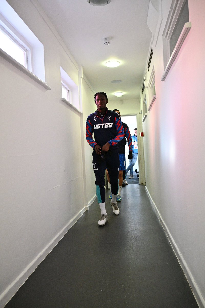 Good to see familiar faces yesterday at a club with a special place in my heart!💙Also great to play in front of you eagles fans!! Into the next round🔜❤️💙 Thank you for your support as always!🙏🏾