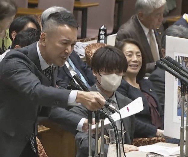 r_shinsengumi_v's tweet photo. 国民の命を守ろう

#山本太郎 議員
#大石あきこ 議員が
切々と訴えている時に
嘲笑 爆笑

国会議員に相応しくない
人間としてもどうかと思うが…

#徳永エリ 
立憲民主党

#田村憲久
自由民主党 https://t.co/UOFcpZvBLN