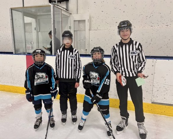 VMHA’s Official Appreciation Week 🥳👏

Our U9C2 (Major) give thanks to their Officials! 

#VMHA #vanminorhockey #BCHockey #minorhockey #officials #minorhockeyofficials #officialappreciationweek #thankyou