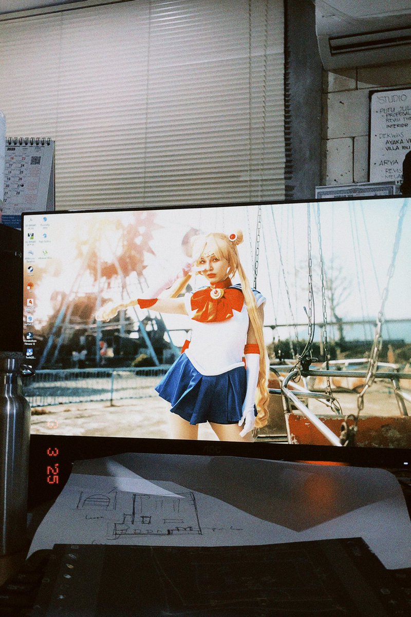 hellobandiii's tweet photo. Hari ini ditemani sailor moon https://t.co/0zk67gB4EC