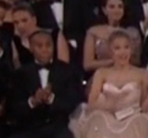 que se cumpla mi sueño y se hagan una foto ariana y scarlett 🙏🏻