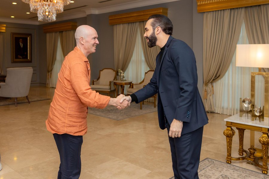 LTVInstitution's tweet photo. President of El Salvador meets with #a16z co-founders to discuss AI landscape in post-#DeepSeek market environment https://t.co/PY463xttmz