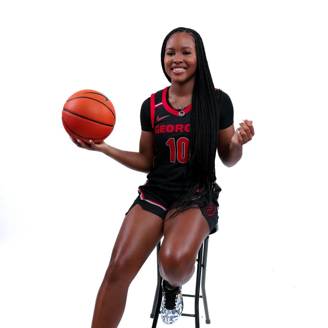De'Mauri Flournoy | <a href="/demauri99/">De'Mauri Flournoy</a> 

18 points
6-of-10 fg's
4-of-4 3's
2-of-2 ft's
3 rebounds
3 assists
2 steals
1.20 PPP

...in <a href="/UGA_WBB/">Georgia Basketball 🏀🐶</a> 72-69 win over No. 11 Tennessee.
