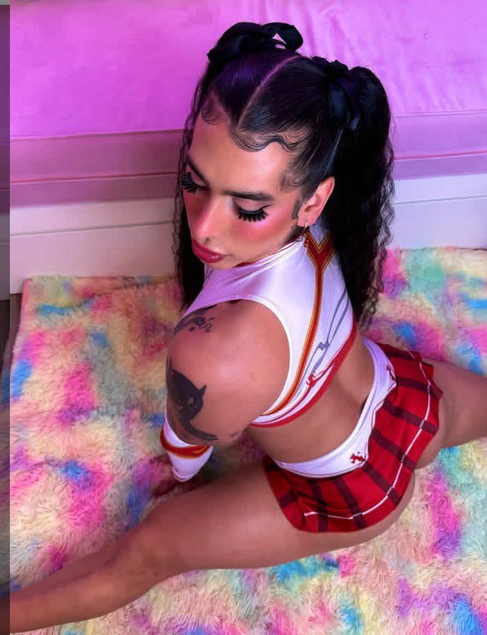 EmiVelaaa_'s tweet image. is this a cute look...? Or does it just make me look like a redneck? 🥴