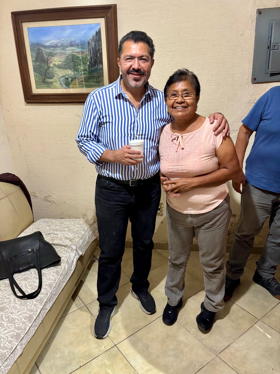 Disfrutando una tarde de café y pastel en las Bajadas Veracruz platicando las necesidades de #veracruz #veracruzpuerto #friends #friendsreunion #oic #pic #picoftheday