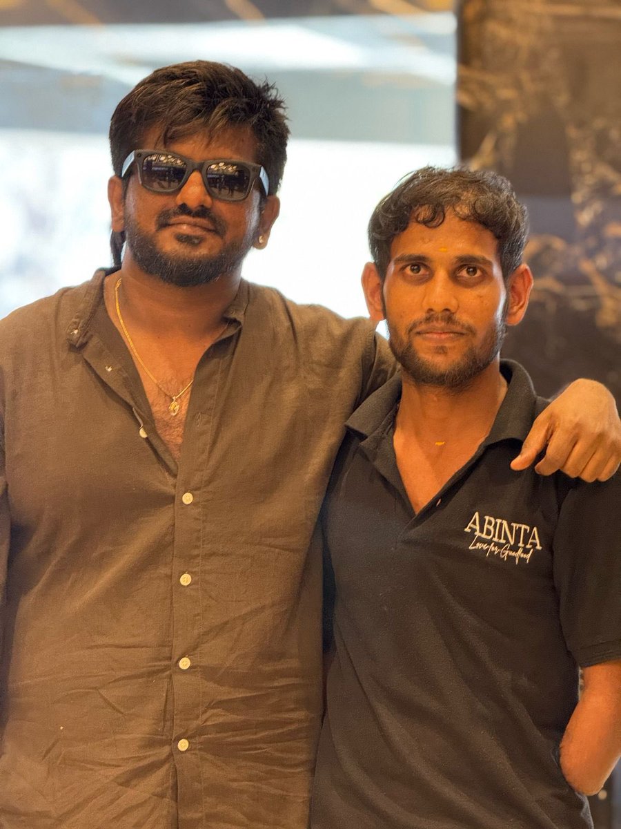 Varadharajaths's tweet photo. Thank you @Dir_Ashwath sir for dropping in yesterday β¨
#Dragonblockbuster https://t.co/BsAgxvVapg