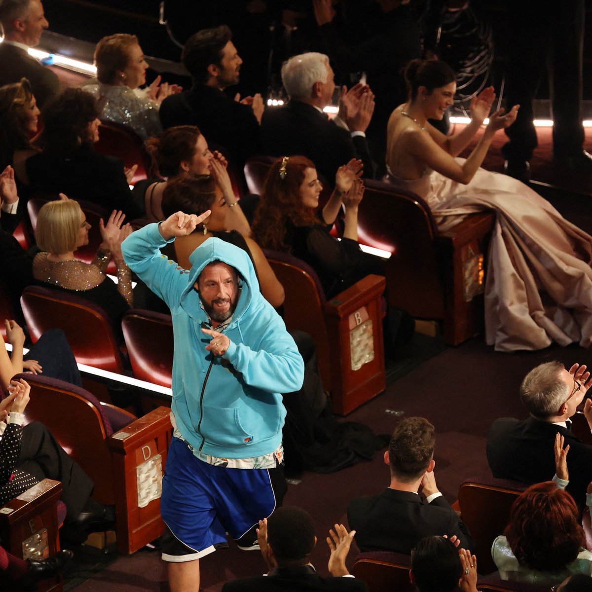 elespanolcom's tweet image. Por cierto... ¿Qué te ha parecido el outfit de Adam Sandler en los #Oscars2025? 👀

Me gusta si te parece divertido
RT si lo ves inadecuado

En directo 🔗leer.elespanol.com/obilj