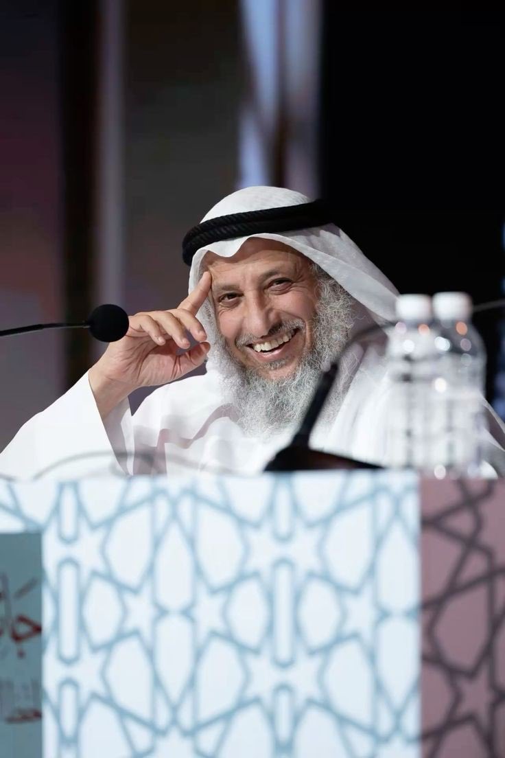 "واطعن بِرُمحِ الحقّ كُلّ معاندٍ
      لله درُّ الفارسِ الطَعّانِ "

#عثمان_الخميس