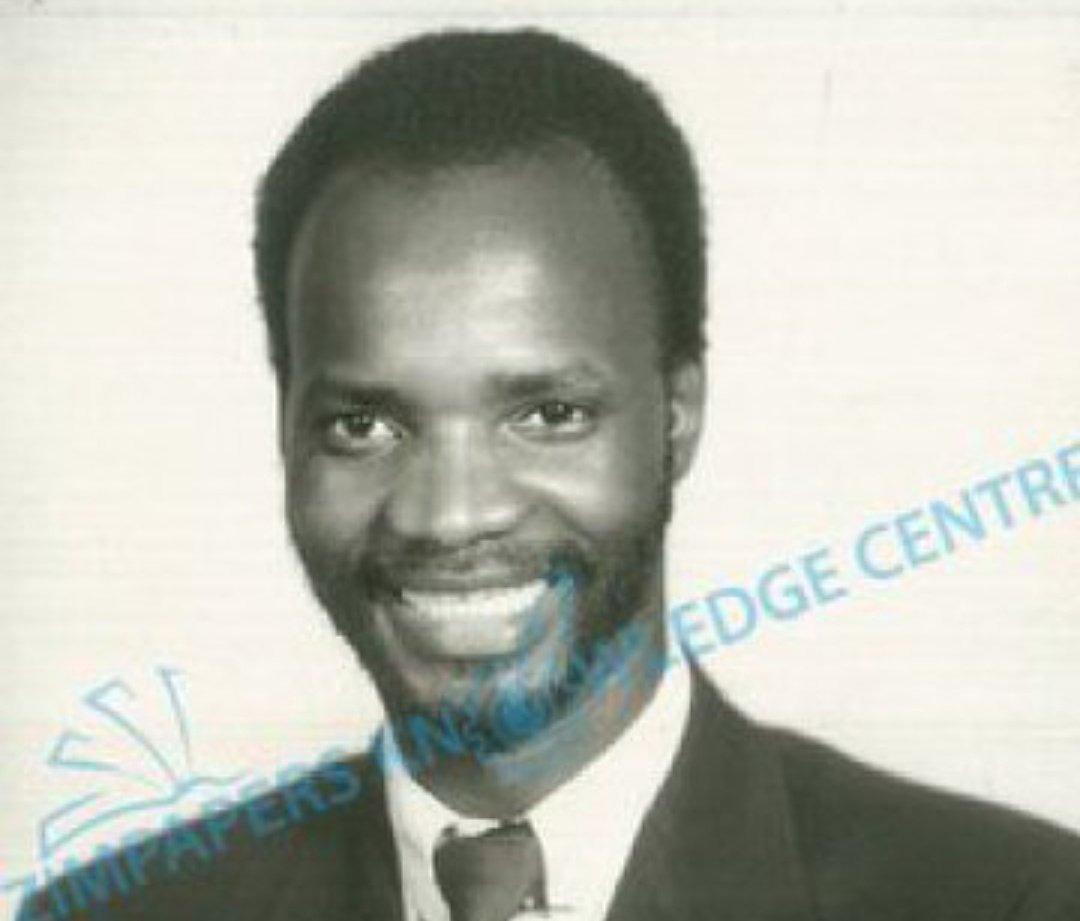hbanhire's tweet image. #LestTheyForget
PICTURED is Prof Jonathan Moyo, who, as a ruling party politician, was Minister of Information and Publicity from 2000 to 2005

"During his 2000 to 2005 tenure, he crafted and defended, helped by Patrick Chinamasa, the Broadcasting Services Act (BSA) (2001), the…