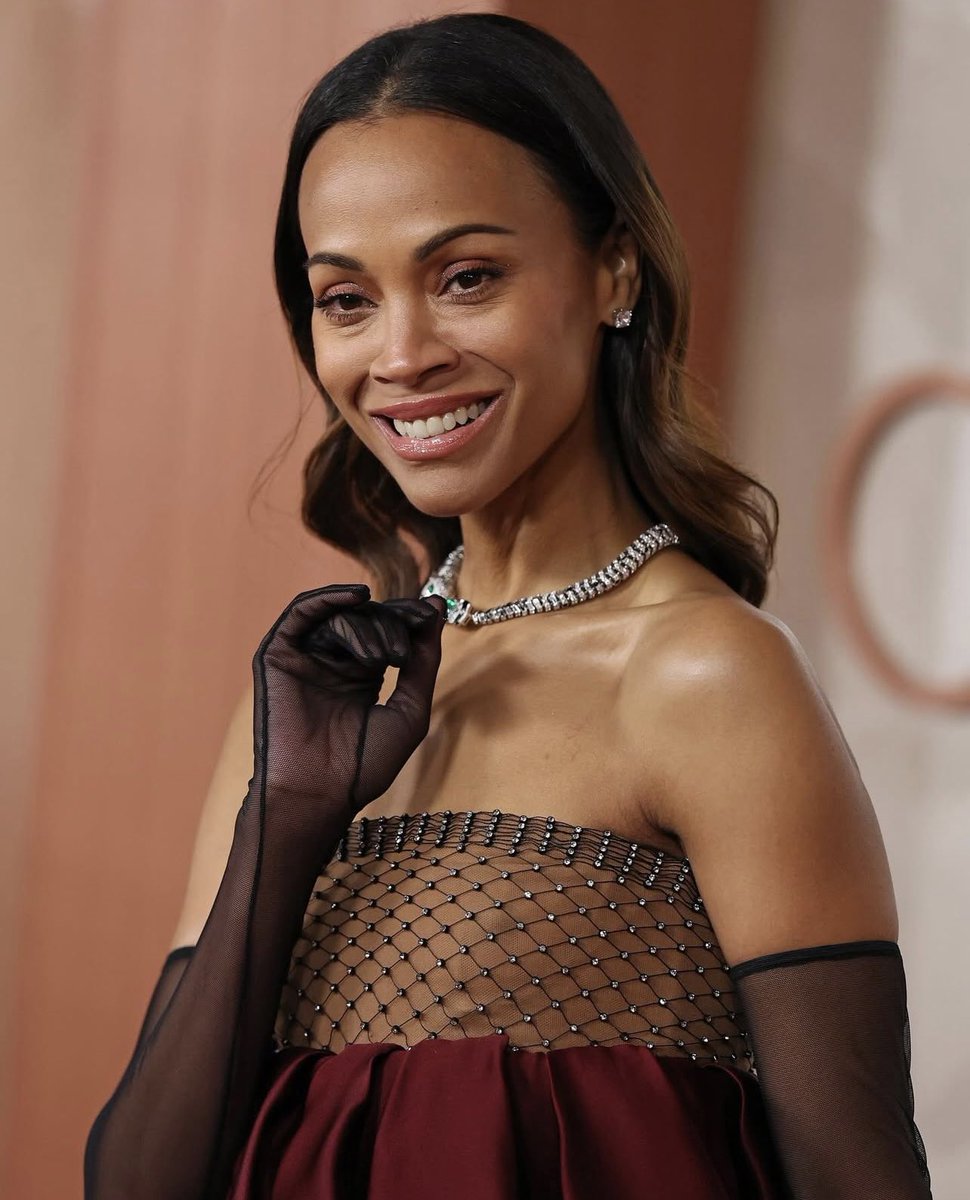 ¡Felicidades a nuestra querida <a href="/zoesaldana/">Zoe Saldana</a> por hacer historia como la primera dominicana en ganar un Oscar! 🎉🏆 Tu talento y dedicación inspiran a muchos. ¡Orgullosos de ti! 🇩🇴✨ #Oscar2023 #Inspiración
