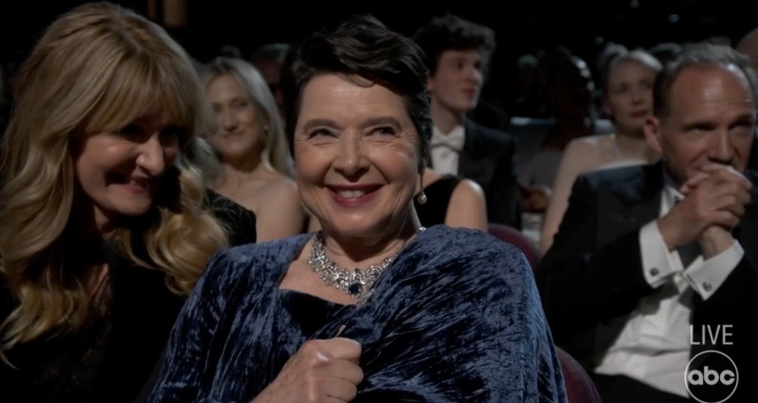 HELEBING_'s tweet image. “isabella, watching your work is a remidner of the power of paying attention, of savoring every single moment, every line, every breath, you do it with such ease, you truly were born to do this” 

💙