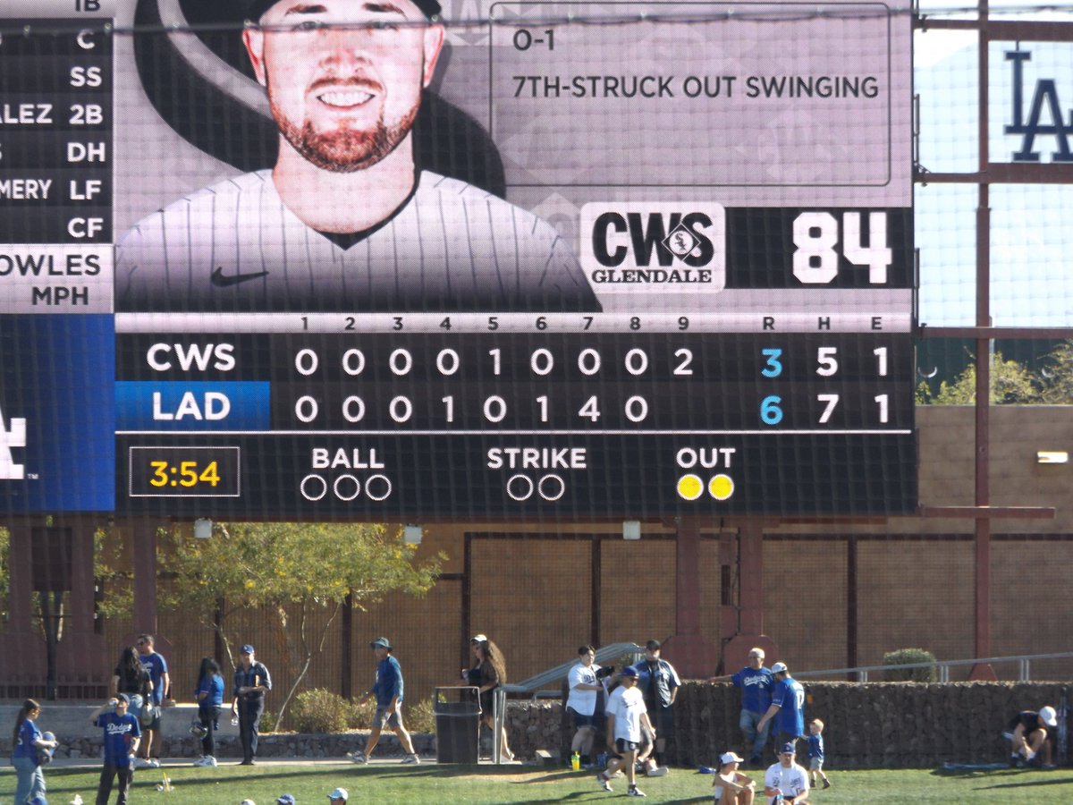 Twinsfan1994's tweet image. White Sox 3 Dodgers 6 W-Linan (1-0) L-Karinchak (0-1) #Dodgers #CamelbackRanch