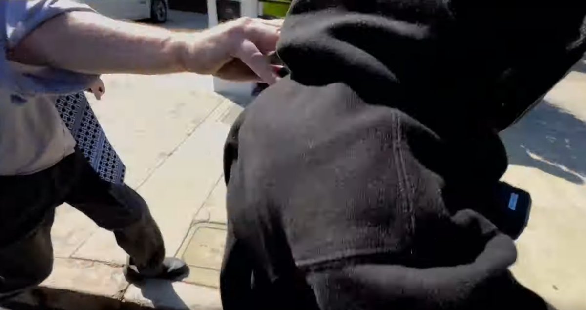 Mr. Go Fuck Yourself (@fyourself69) on Twitter photo Bel Air Rabbi Mentz caught on video assaulting person. See SS, Video coming soon <a href="/kevincorke/">Kevin Corke</a>
<a href="/foxnewsnight/">Fox News @ Night</a>
<a href="/tracegallagher/">Trace Gallagher</a>
#LA #BelAir Bel Air Rabbi Mentz caught on video assaulting person. See SS, Video coming soon <a href="/kevincorke/">Kevin Corke</a>
<a href="/foxnewsnight/">Fox News @ Night</a>
<a href="/tracegallagher/">Trace Gallagher</a>
#LA #BelAir