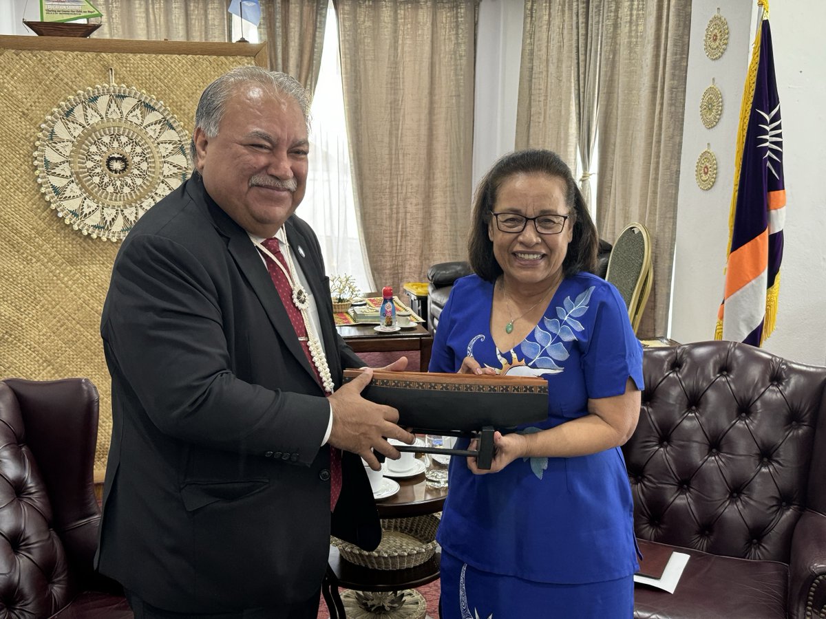 Secretary General, Baron Divavesi Waqa paid a courtesy visit to the President of the Republic of the Marshall Islands, H.E Hilda Heini this morning.

SG Waqa extended his appreciation to the President for the invitation to attend the Nuclear Remembrance Day commemoration in the