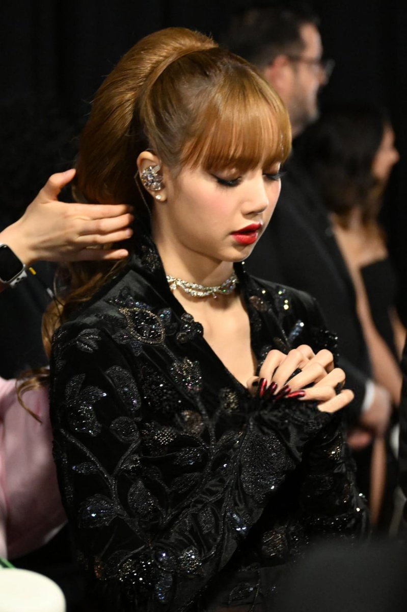 Fue increíble, su vocal, su outfit y el performance 😭

ESTAMOS ORGULLOSOS DE TI LILI 💛🔥

#LISAatTheOscars2025 #Oscars #Oscars2025 <a href="/wearelloud/">LLOUD</a>