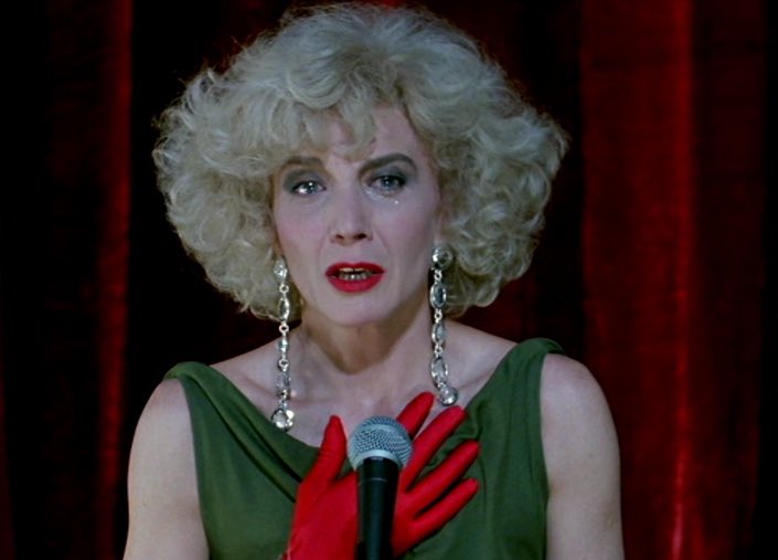 Shameful that Mexican actress Silvia Pinal and Spanish actress Marisa Paredes were not included in the #Oscars in memoriam. Two pillars of cinema in their respective countries and beyond. Pinal worked with Luis Buñuel and Paredes was in the Oscar winning ALL ABOUT MY MOTHER.