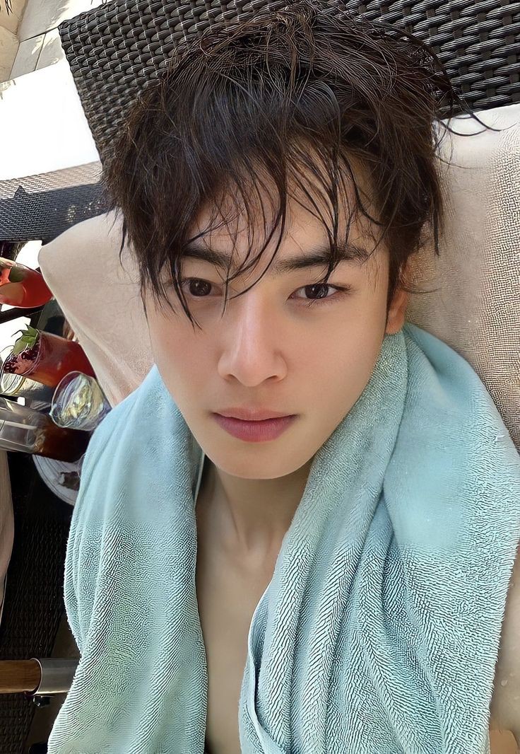 Amanhã eu vou dormir o dia todo, slk que canseira....