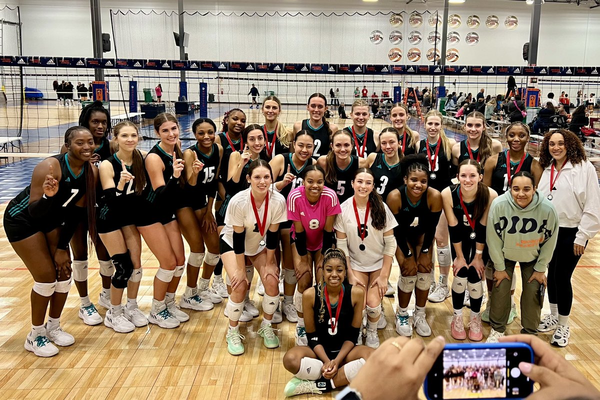 SO PROUD of our Texas Tornados 17 Adidas team for winning the Silver medal in the 18’s division at the H-Town Showdown #3! Can’t wait for our qualifier season in the next few weeks!