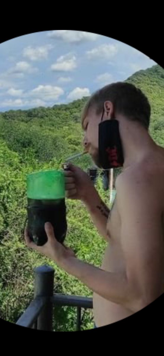 Angelpucha24641's tweet photo. @MatiCostaVCA @Giovann05603023 @UlisesDavid__ Pues es mi foto ,jajajaaj míralo jajajajaja pobre feo jajajajaja https://t.co/HU5z85aTaT