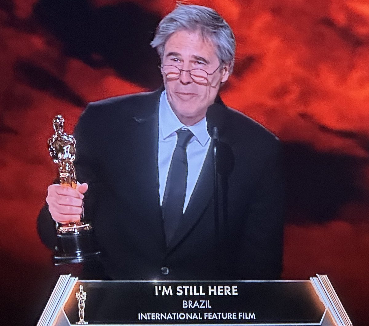 rolealeatorio's tweet photo. CARA ISSO É MUITO SURREAL 

O BRASIL GANHOU UM OSCAR #Oscars2025 https://t.co/QdAEbRYdFc