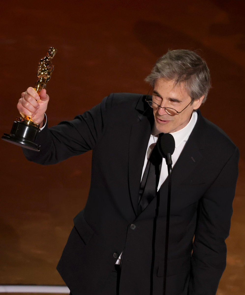 Red carpet space tweet media