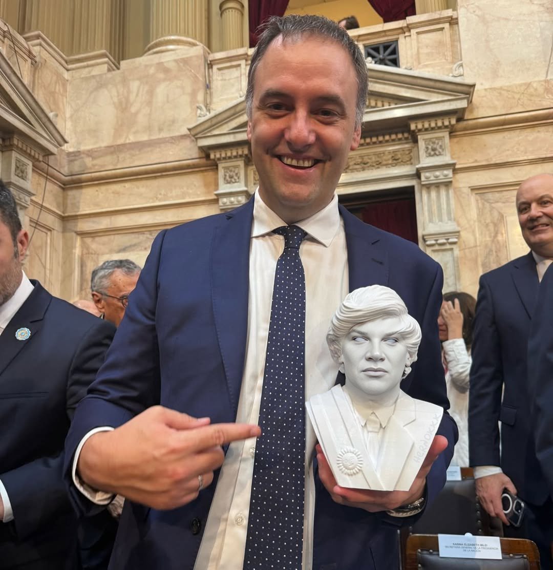 pense que era un edit JAJAJAJAJA posta es emma vich