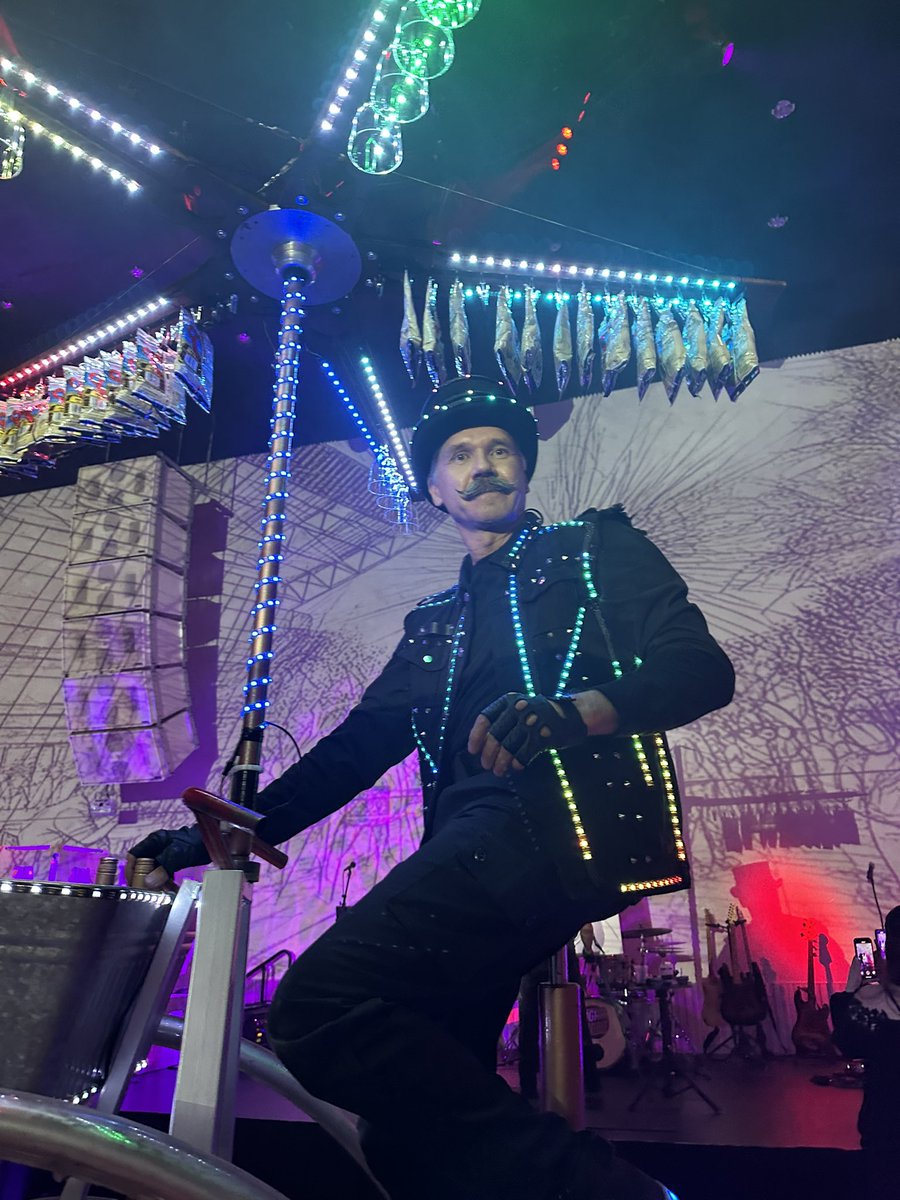 CATinPhoenix's tweet image. Closing Night Celebration was over the top! #Catersource