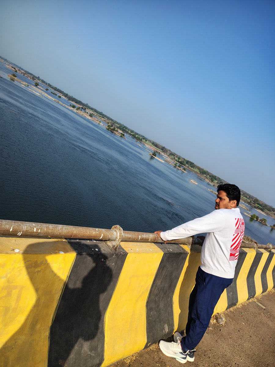 vivek_mpi's tweet image. बेतवा नदी