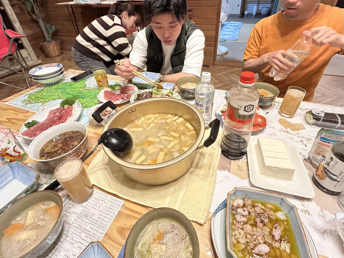 昨日はマグロのお裾分けお食事会に参加！🍣
お刺身・漬けマグロともに濃厚で、食べるたび思わず声が出ました🤤

僕は井伊商店さんの麦味噌で豚汁を作りました！
優しい甘さが豚バラとよくあうのです☺️
#宇和島 #マグロ #麦味噌 #きさいや広場セレクト
<a href="/uwajima_iimiso/">井伊商店</a>