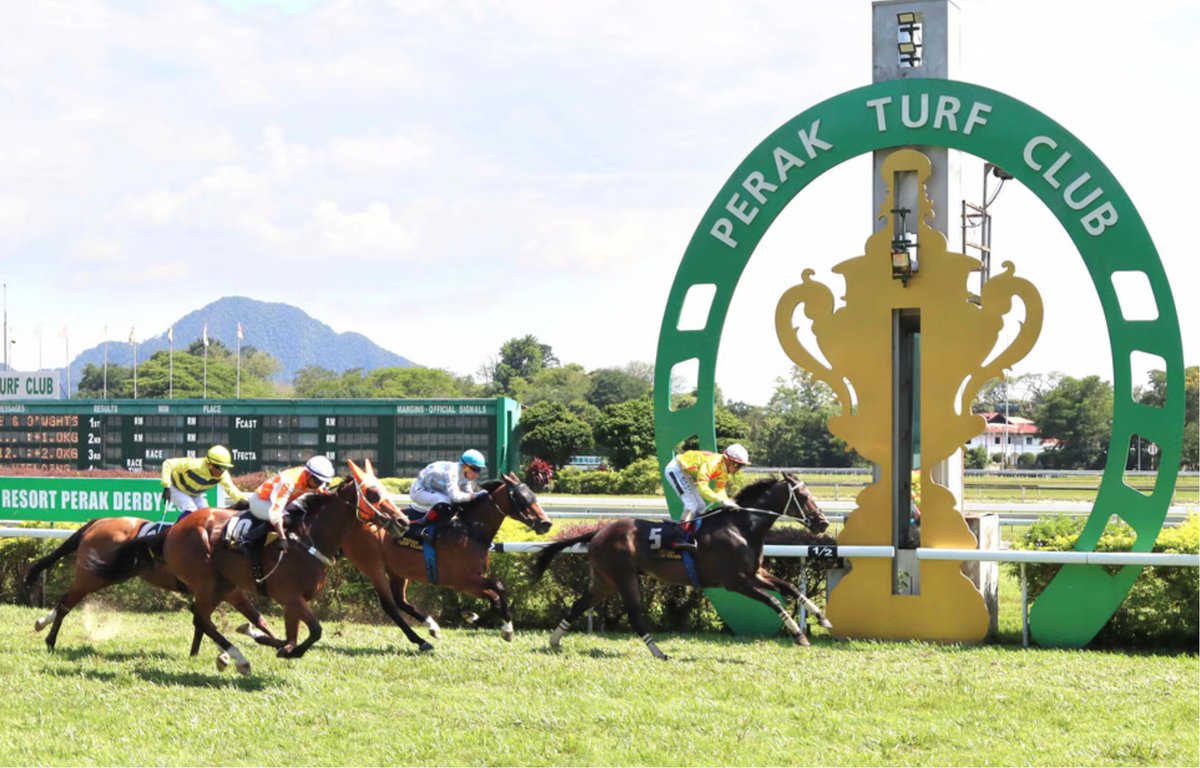 Lucky Magic (NZ) Powers to Perak Derby Victory🍀🏇💨

A dominant come-from-behind win in Sunday’s RM200,000 Perak Derby (2000m) may have earned Karaka graduate Lucky Magic (NZ) (Mendelssohn) an opportunity to represent Malaysia on the world stage.🌎🏆

Lucky Magic was offered by