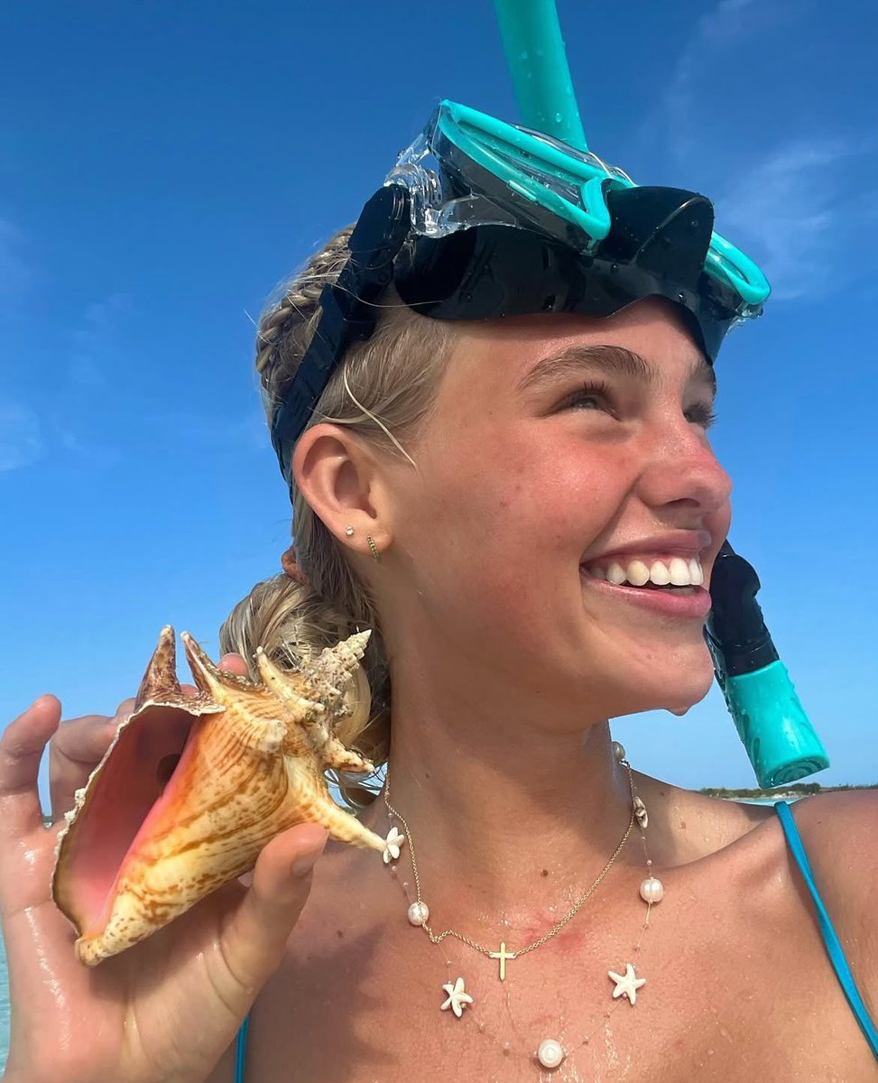 eyesoceanuzmk's tweet photo. 🐚🦋🪼✨ https://t.co/b20KtZCr2R