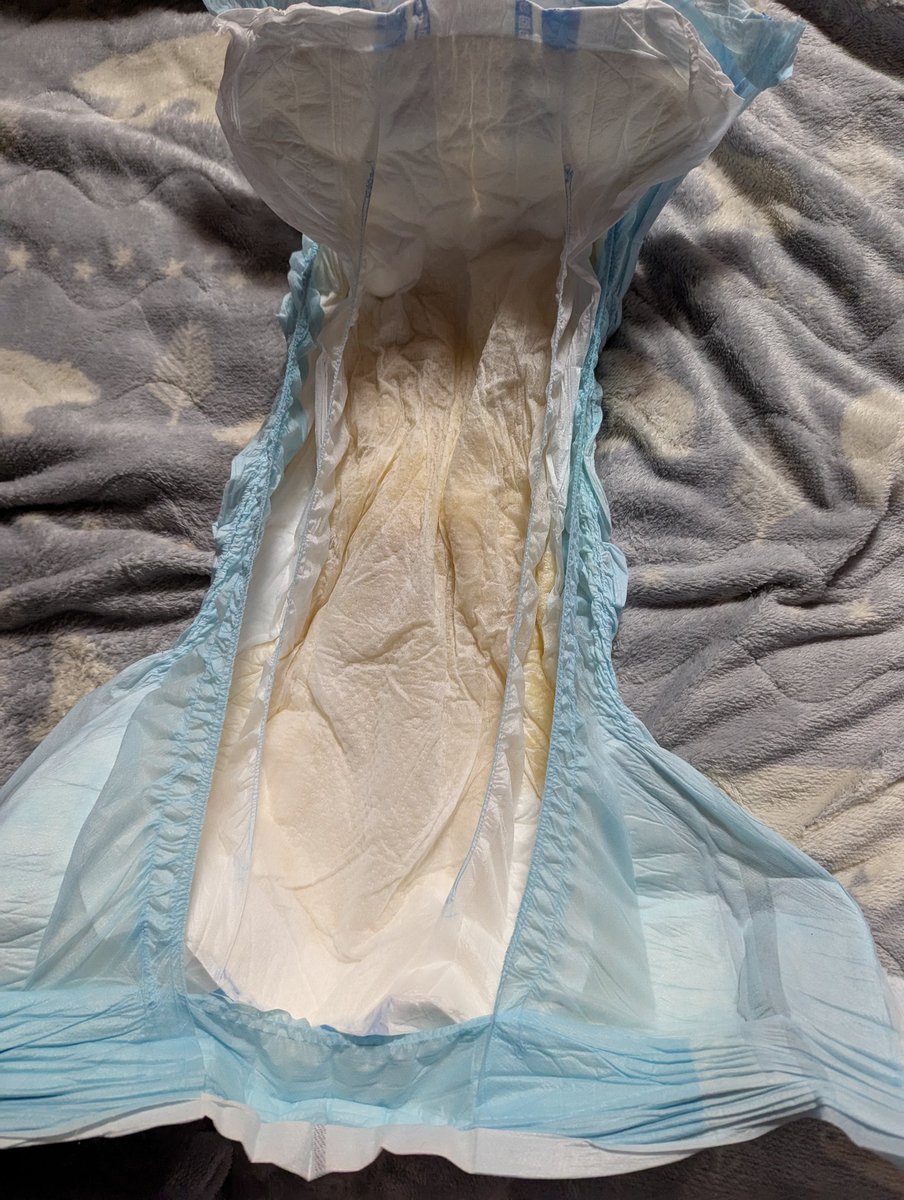 omaka_KH's tweet photo. 今朝のたっぷたぷおねしょおむつ🐇💦 https://t.co/aGazMxTG6D