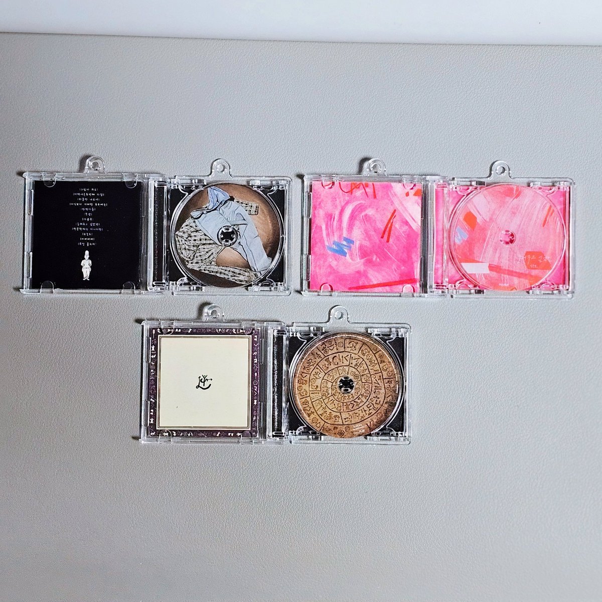 어제 라방보고 도저히 안돼겠어서 뒤늦게나마 한대음 3관왕 이벵 동참합니다.

이 글을 RT해주신 분들 중 한 분께 
NFC 미니씨디 6종 set을 보내드릴게요.

추첨 : 3월 6일 밤 11시