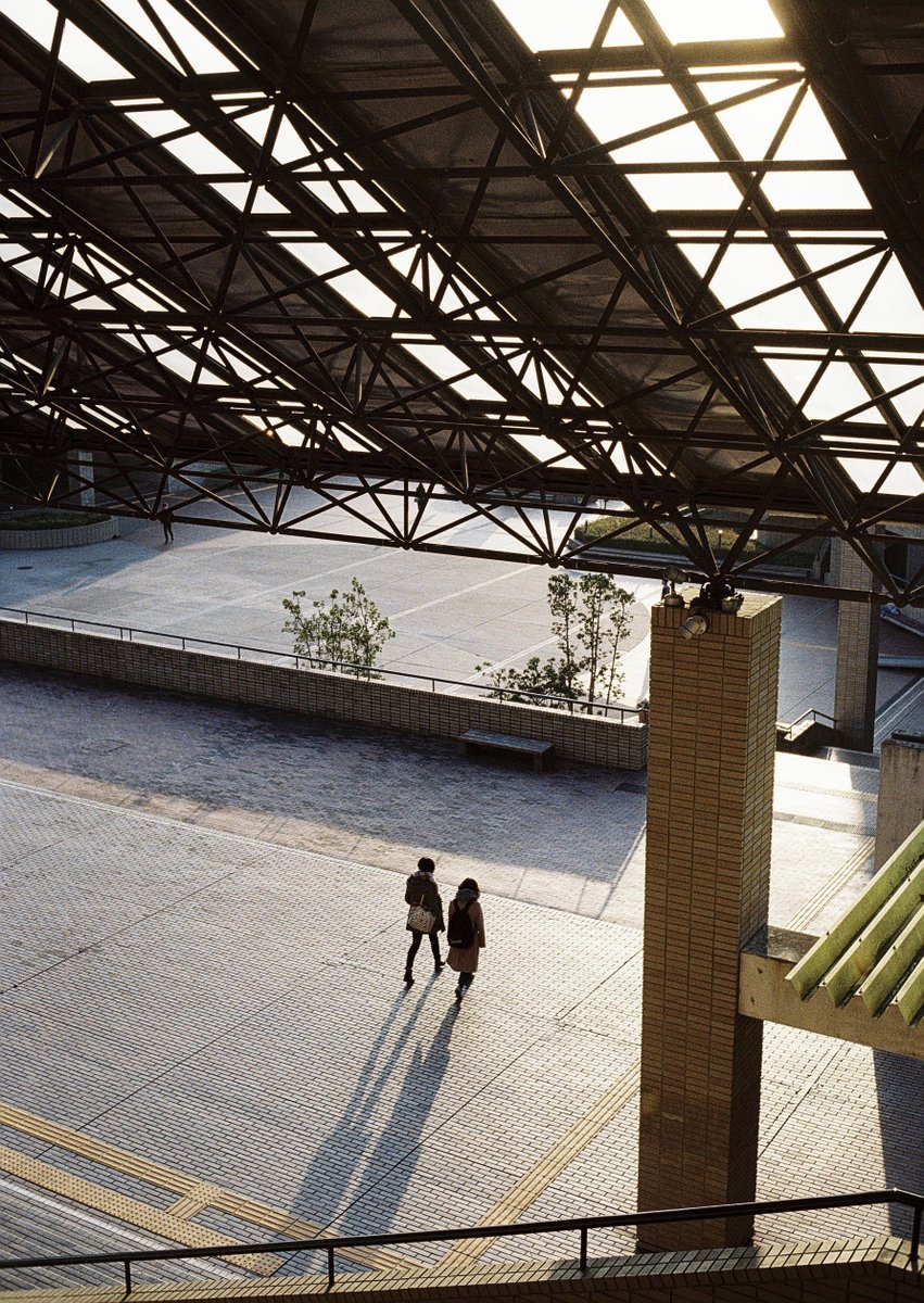 mtkFE's tweet image. 暮れる　　

#Rollei35 Xenar / Lomography COLOR NEGATIVE400