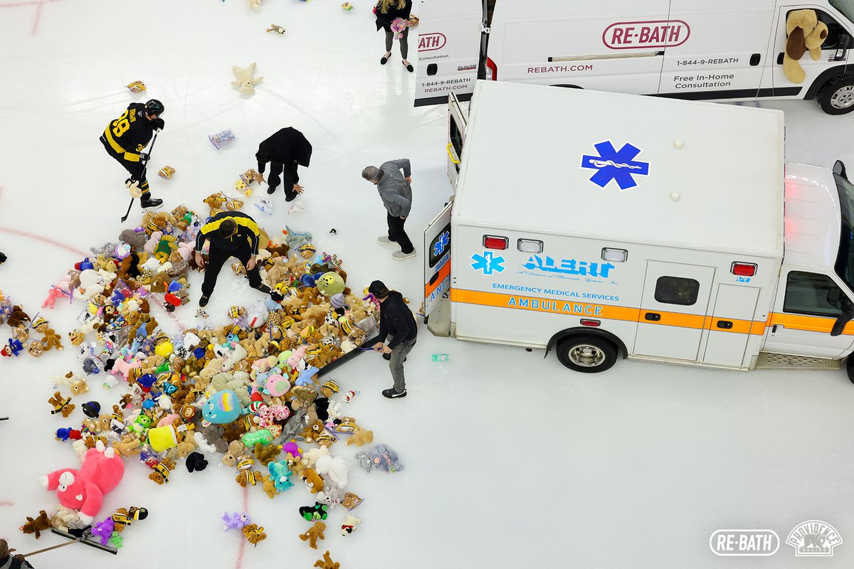 Providence Bruins (@ahlbruins) on Twitter photo It takes a team. 💛
Working together with Re-Bath and our Teddy Bear Toss partners, YOU helped us raise more than $20,000 (and counting) to benefit <a href="/HasbroChildrens/">Hasbro Children's</a> on behalf of The Colby Cave Medical-Psychiatric Fund! It takes a team. 💛
Working together with Re-Bath and our Teddy Bear Toss partners, YOU helped us raise more than $20,000 (and counting) to benefit <a href="/HasbroChildrens/">Hasbro Children's</a> on behalf of The Colby Cave Medical-Psychiatric Fund!