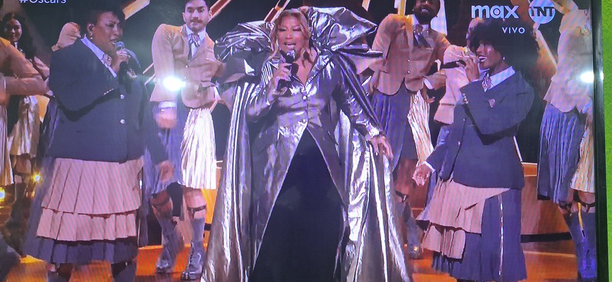 Qué grato ver a Margarita la Diosa de la Cumbia rindiendo tributo a Quincy Jones en los #Oscars.