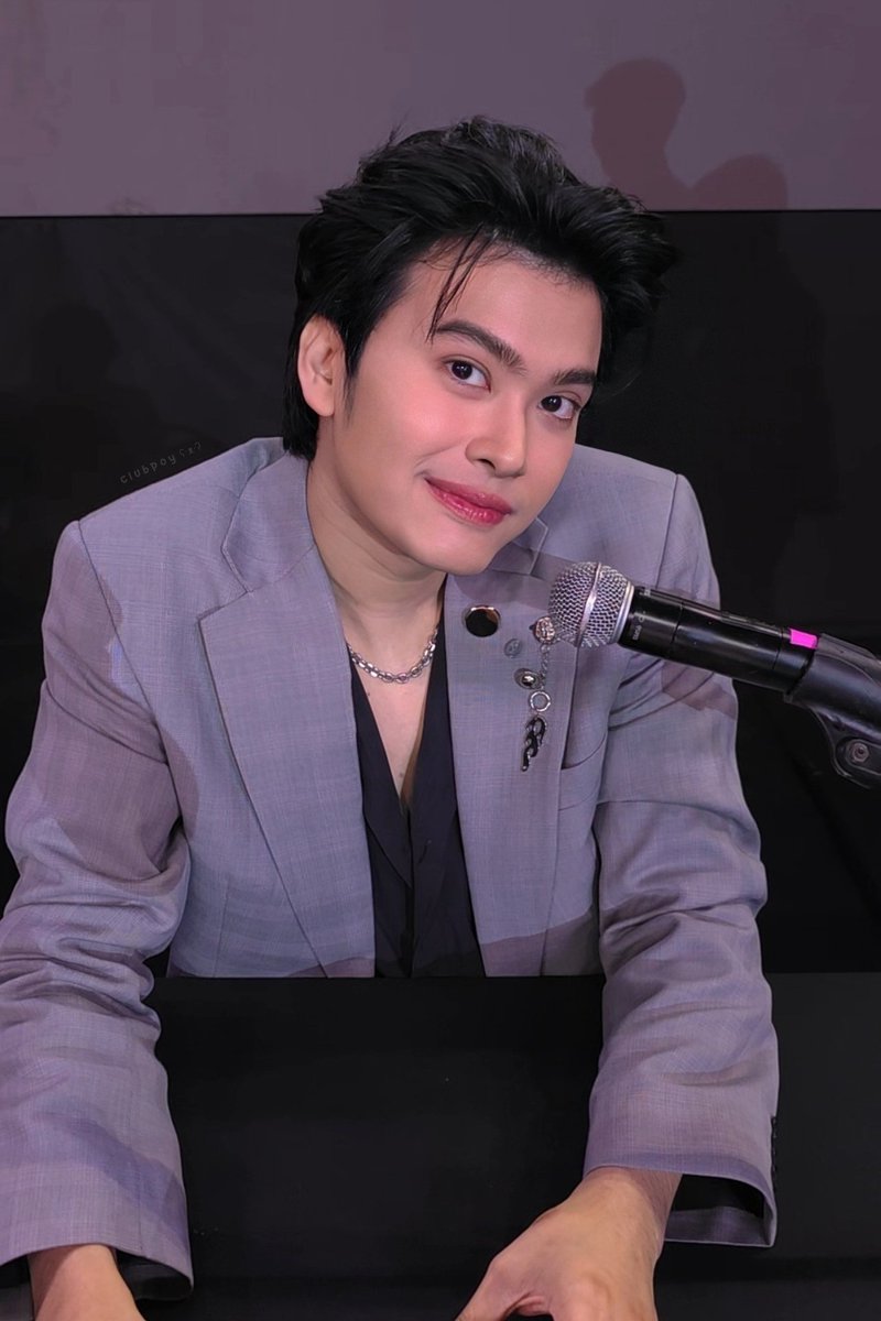 บอกนนท์ว่า ขอยิ้มหวานๆ ไว้เป็นกำลังใจตอนอยู่เวรหน่อย โอเครรร๊ อยู่เวรสู้ตายค่ะแบบนี้  🫠🫠

#NONT_ONLYFAM29_DAY2
#NONT_ONLYFAM29
#NONTTANONT