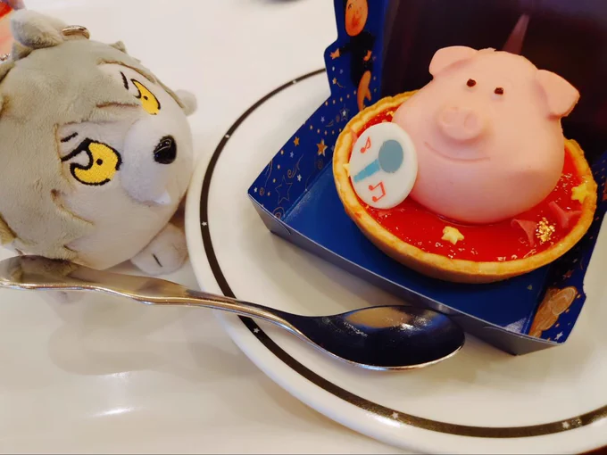 おかんはよくぶくわんを連れてお出かけして写真撮ってくれるんだけど正直私よりぬい撮りうまいなと思っている 