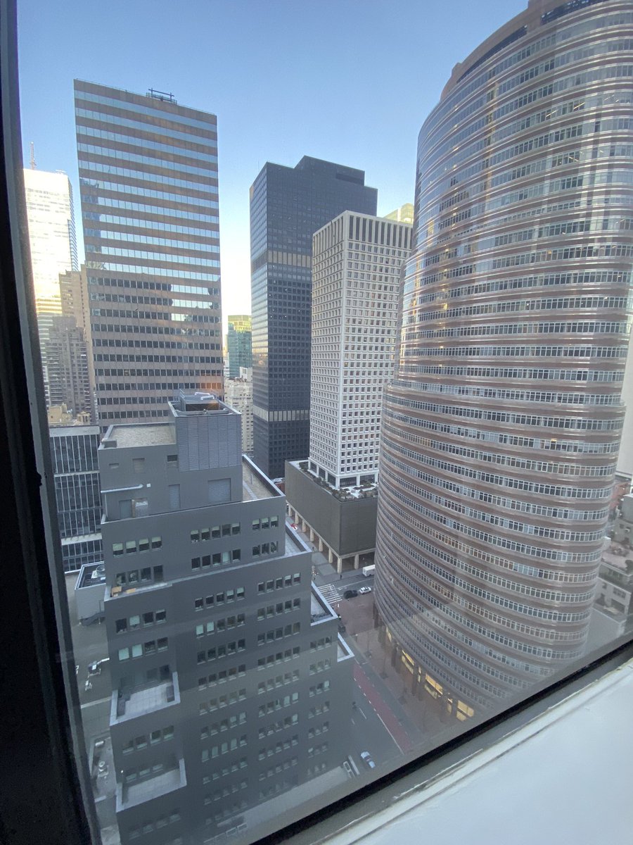 rscheck4's tweet photo. The city that never sleeps. Love the energy this city gives off. https://t.co/72rQIR5qIp