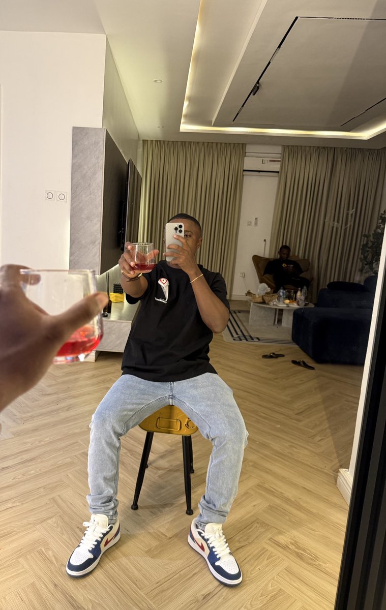 Cheers to good tidings 🥂🀄️